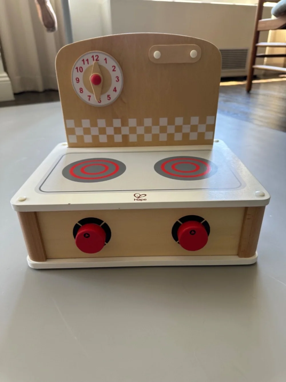 HAPE Kids Indoor Outdoor Wood Toy Cooktop